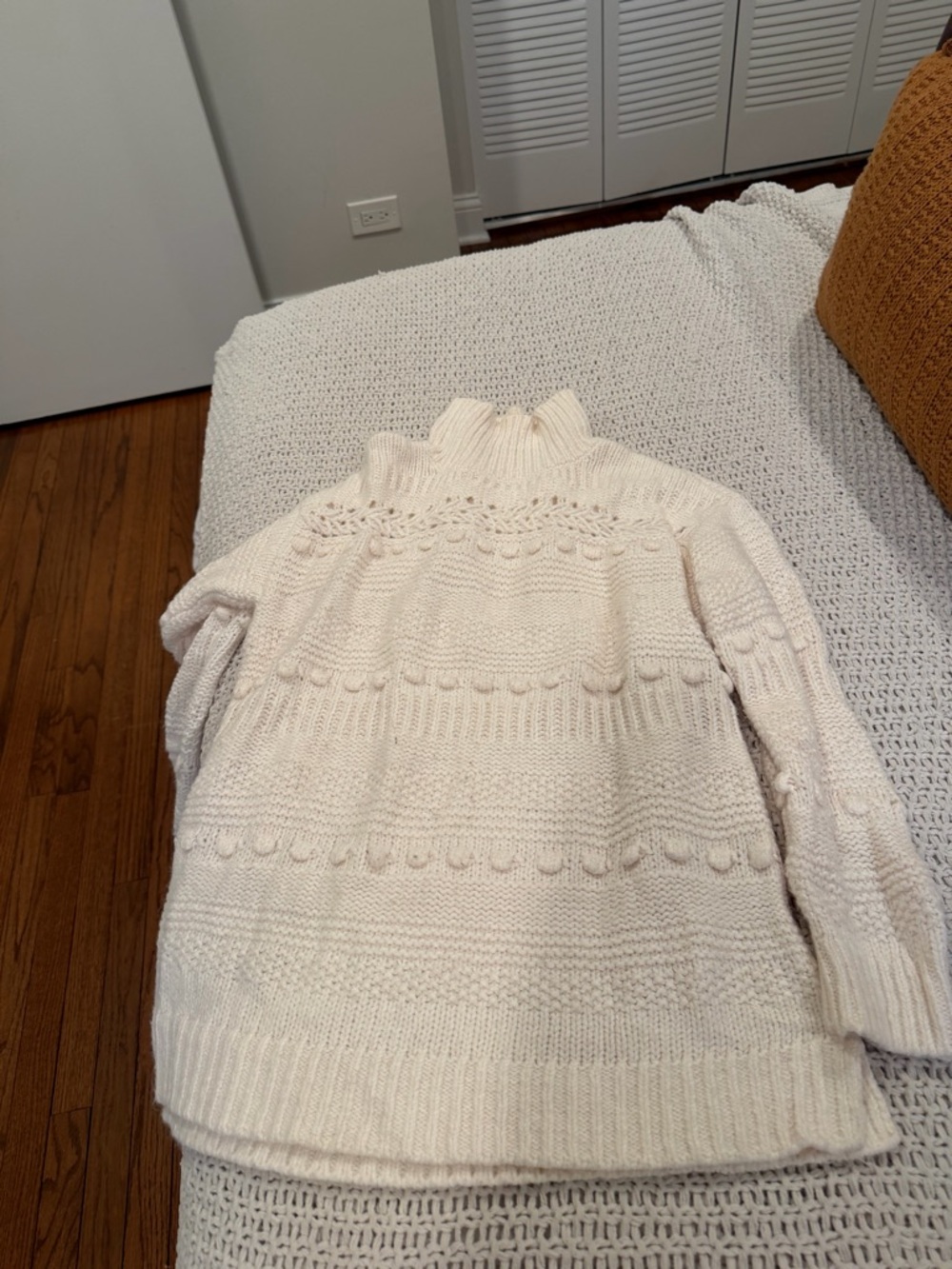 Cream Cable-Texture Turtleneck Sweater for Women